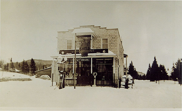 Le magasin Léonidas-Dufresne vers 1930. Archives de la SHPVD.