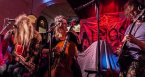 Faudrait faire la vaisselle