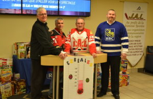 Ensemble, ils recueillent des céréales