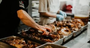 Pandémie de COVID-19: des chefs à la rescousse