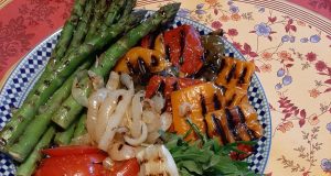 Pizza et légumes grillés